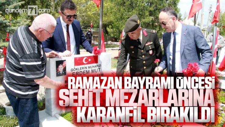 Kırıkkale’de Ramazan Bayramı Öncesi Şehit Mezarlarına Karanfil Bırakıldı