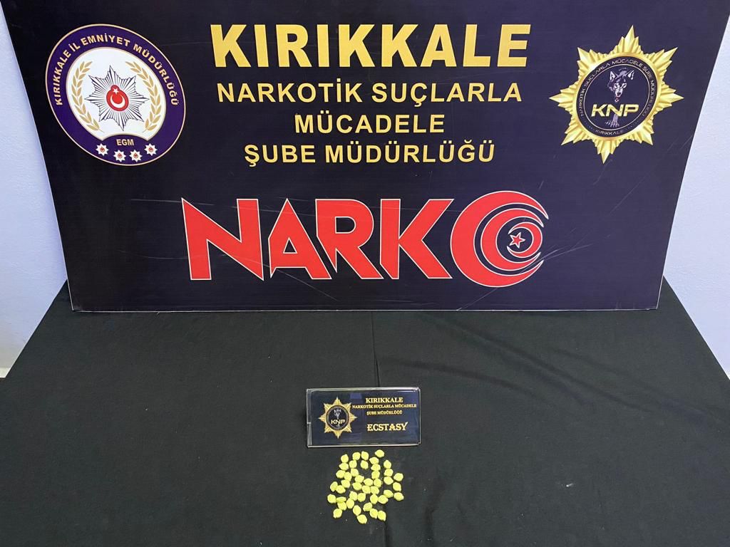 IMG-20231128-WA0004 Kırıkkale'de Uyuşturucu Operasyonu; Yüzlerce Uyuşturucu Hap Ele Geçirildi, 2 Şahıs Tutuklandı