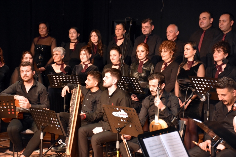 turk-halk-muzigi-korosu-konseri-kirikkale-2 Türk Halk Müziği Korosu Konserine Kırıkkale'liler Yoğun İlgi Gösterdi