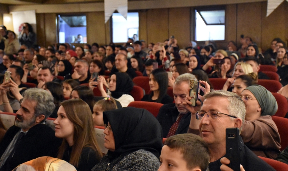 turk-halk-muzigi-korosu-konseri-kirikkale-6 Türk Halk Müziği Korosu Konserine Kırıkkale'liler Yoğun İlgi Gösterdi
