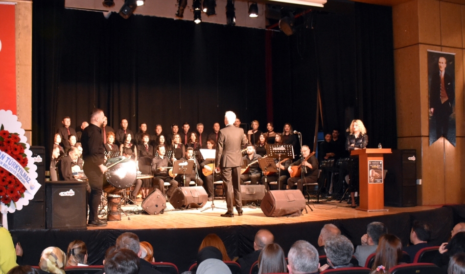 turk-halk-muzigi-korosu-konseri-kirikkale-7 Türk Halk Müziği Korosu Konserine Kırıkkale'liler Yoğun İlgi Gösterdi