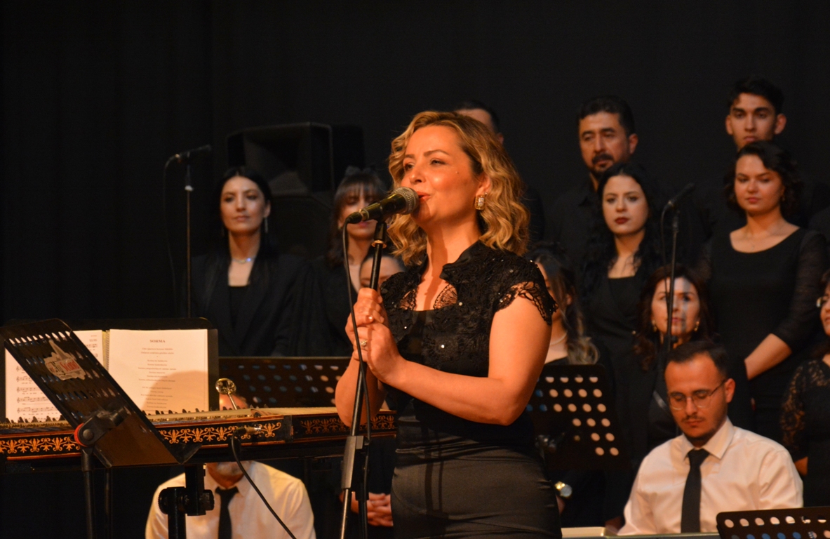 kirikkale-turk-sanat-muzigi-konseri-6 Kırıkkale Halkı Türk Sanat Müziğine Yoğun İlgi Gösterdi