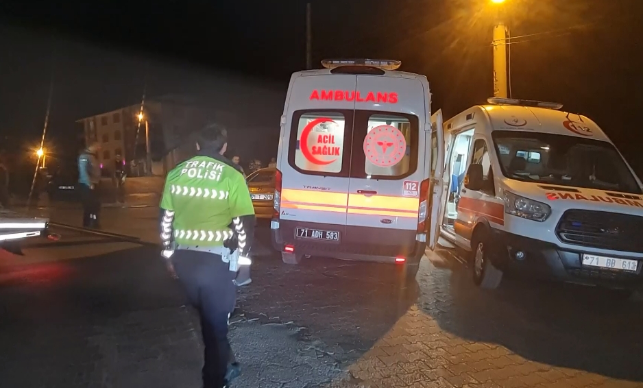 1713563825_a4 Kırıkkale'de Ambulans İle Ticari Taksi Çarpıştı, 3'ü Sağlık Görevlisi 4 Kişi Yaralandı
