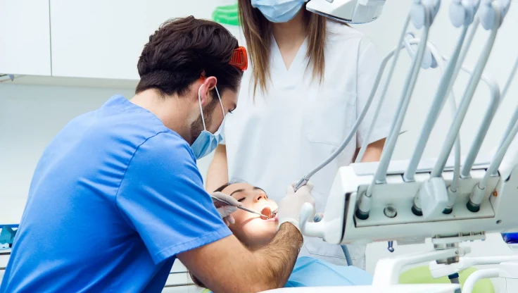 Uzman Diş Hekimi Aranıyor İlanları: Kariyer Fırsatları ve İş Arama Stratejileri