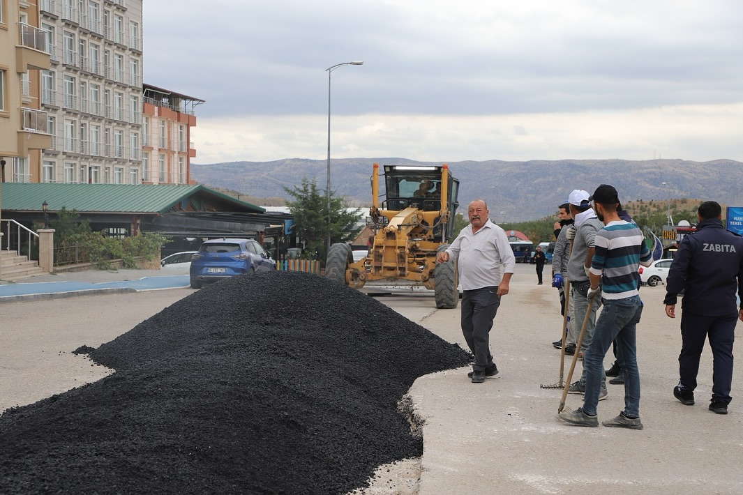 462123874_18109217404422662_8909511158020100034_n Yahşihan Belediyesi'nden Yenişehir'deki Bozuk Yol Sorununa Çözüm