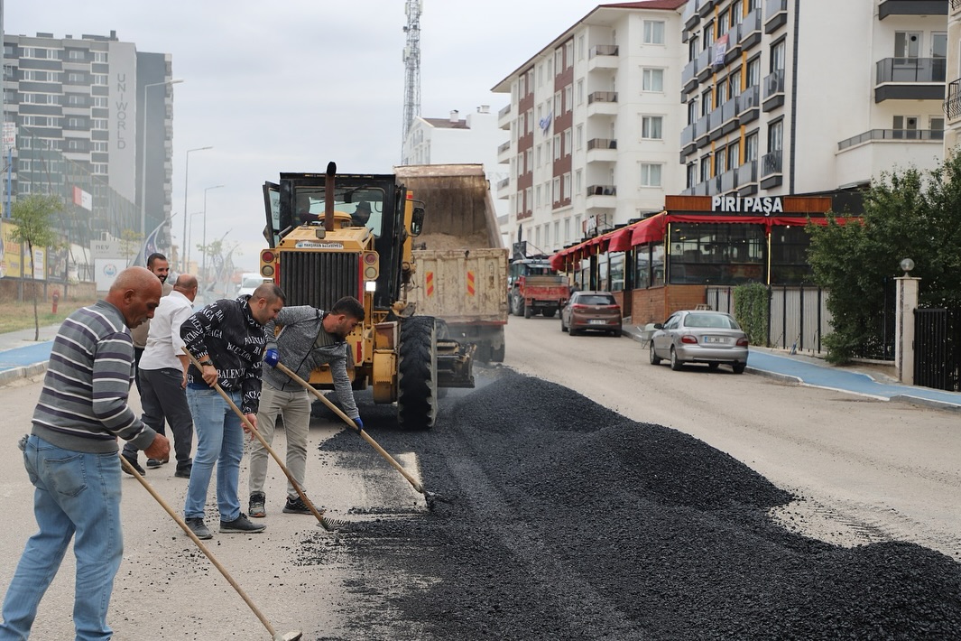 462308187_18109217413422662_2116712270646408754_n Yahşihan Belediyesi'nden Yenişehir'deki Bozuk Yol Sorununa Çözüm