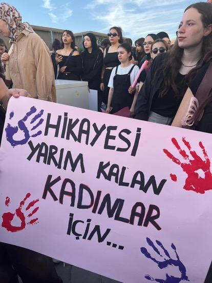 WhatsApp-Image-2024-10-09-at-19.45.35 Kırıkkale'de Üniversite Öğrencilerinden Kadına Şiddete Protesto