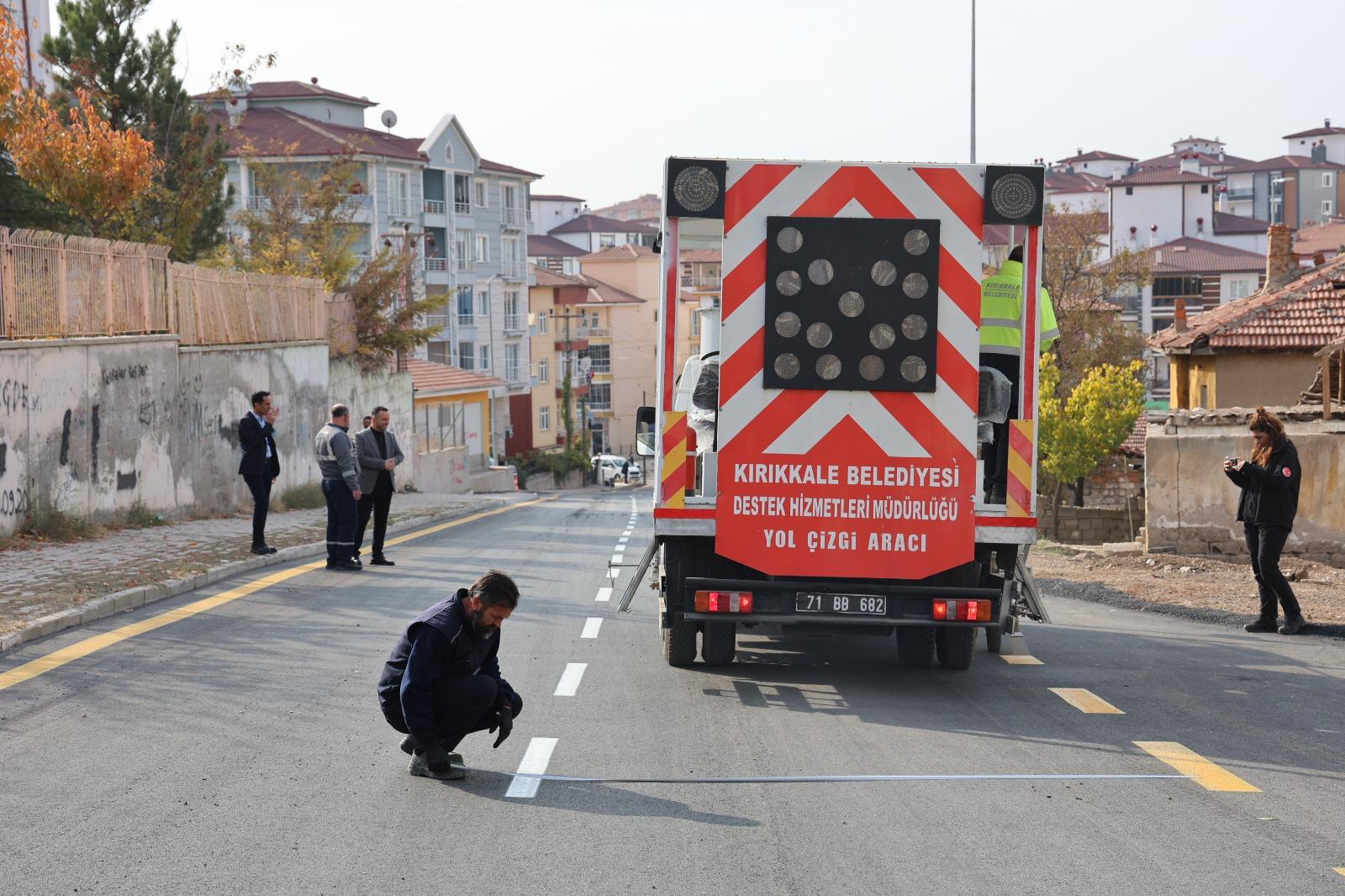 IMG-20241113-WA0010 Kırıkkale'de Mahallelerde Yol ve Kaldırım Çalışmaları Sürüyor