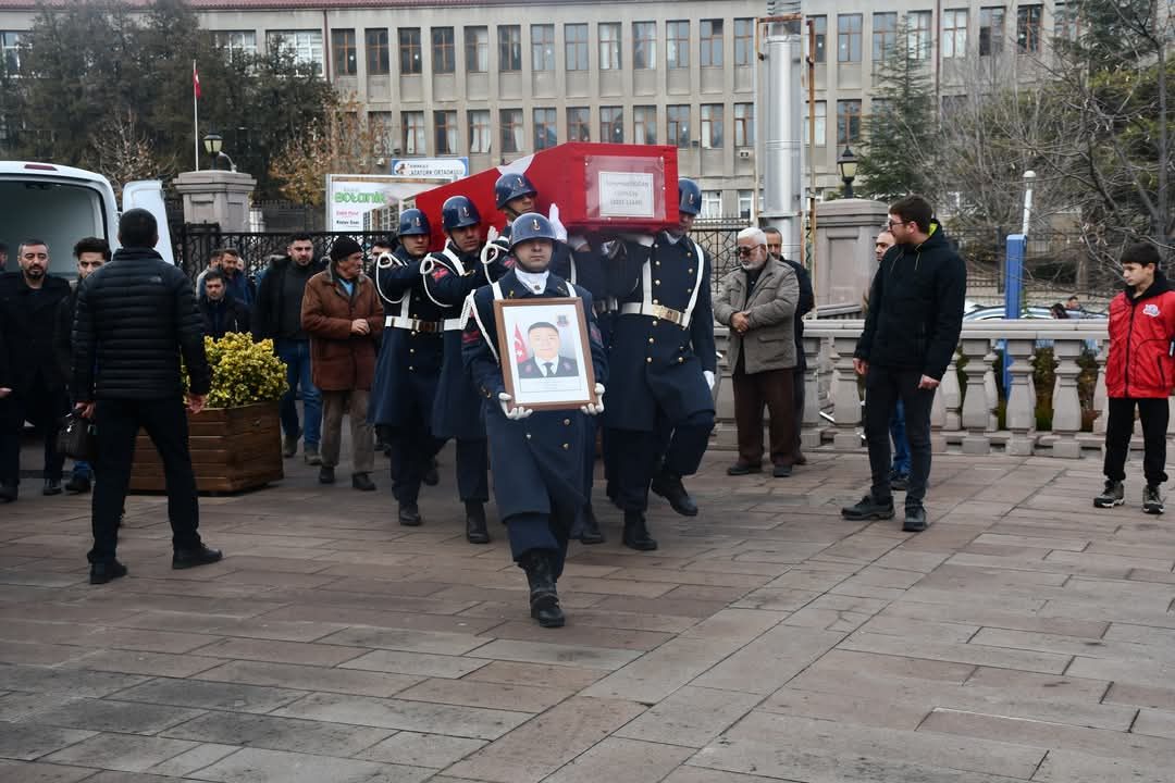 FB_IMG_1733655621512 Kırıkkale'li Şehit Jandarma Uzman Çavuş Süleyman Doğan Dualarla Son Yolculuğuna Uğurlandı