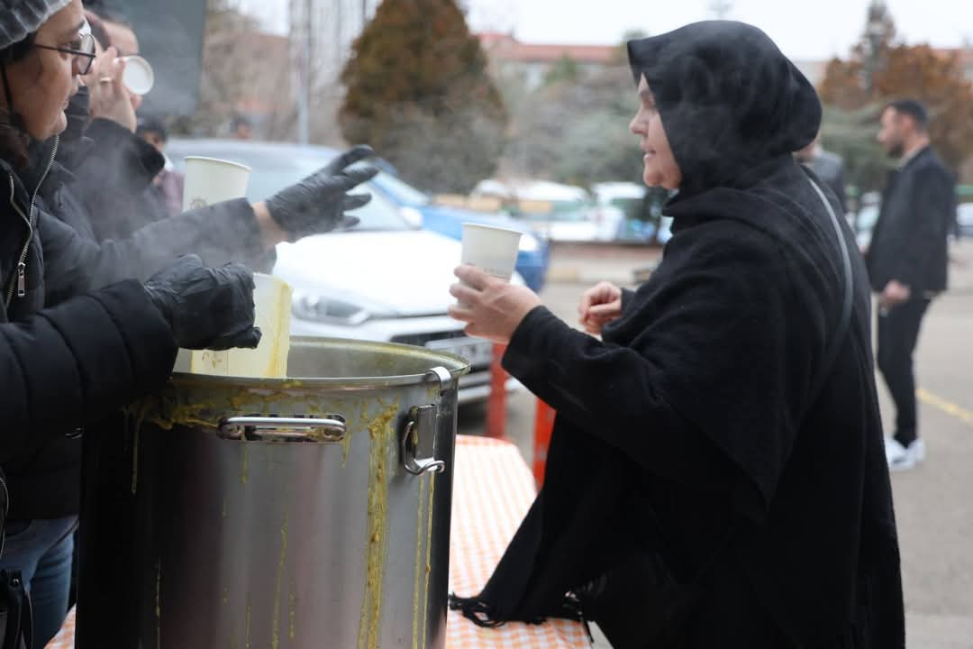 FB_IMG_1735554020565 Kırıkkale Belediyesi'nden Hastalara Sıcak Çorba İkramı