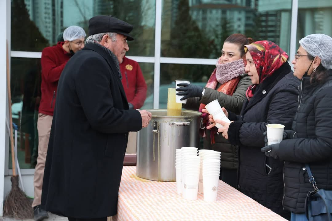 FB_IMG_1735554033682 Kırıkkale Belediyesi'nden Hastalara Sıcak Çorba İkramı