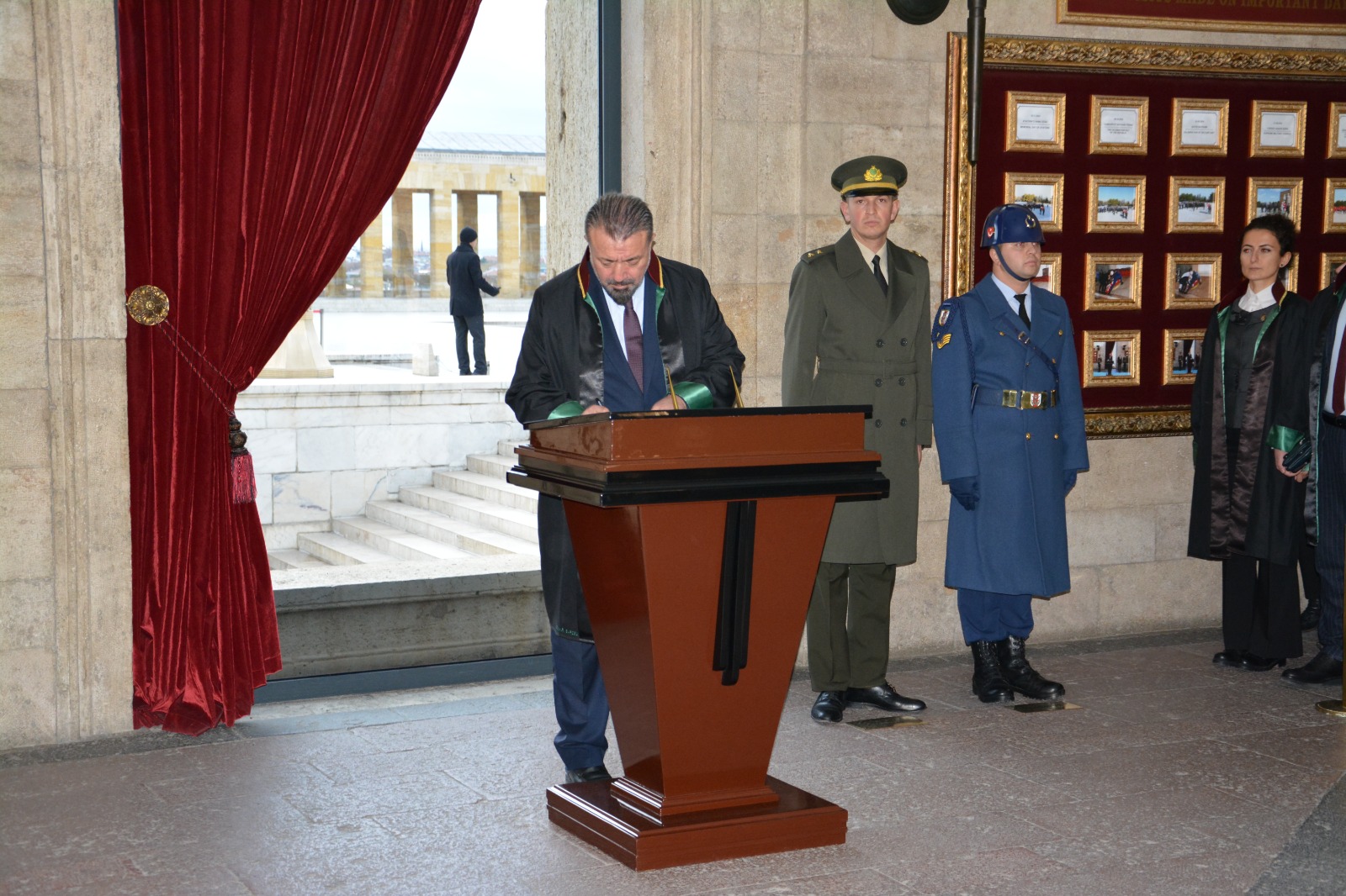 IMG-20241210-WA0050 Kırıkkale Barosu Anıtkabir'de Atasına Saygı Duruşunda Bulundu