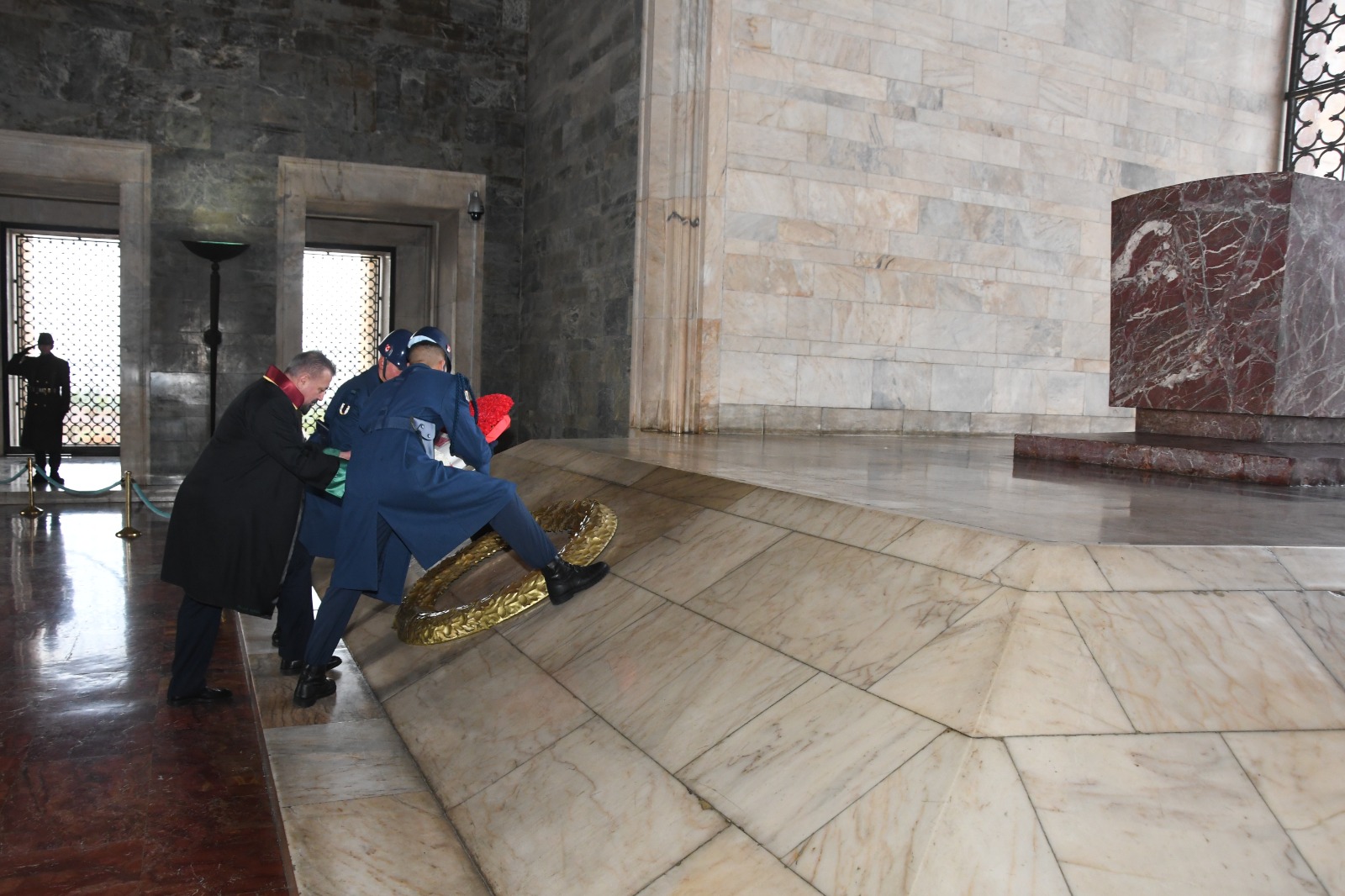 IMG-20241210-WA0053 Kırıkkale Barosu Anıtkabir'de Atasına Saygı Duruşunda Bulundu