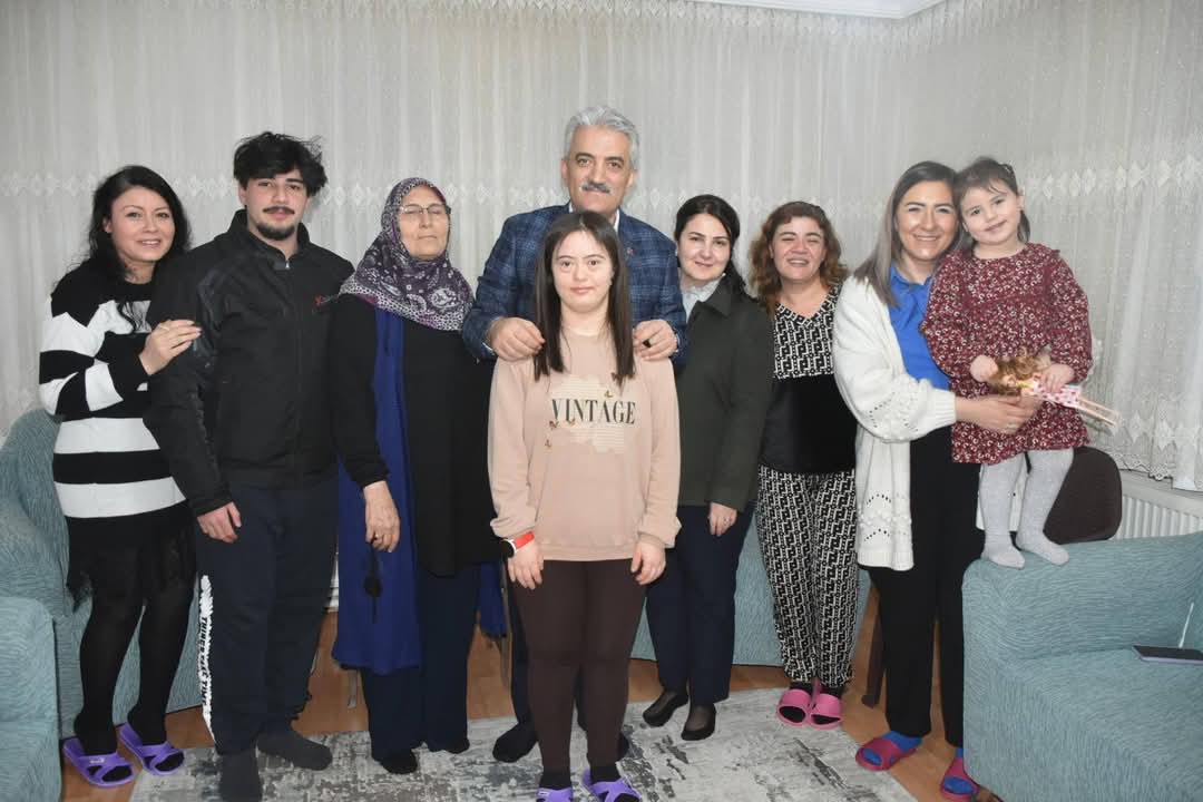 FB_IMG_1742712640295 Kırıkkale Valisi Mehmet Makas, Şehit Ailesinin İftar Sofrasına Konuk Oldu
