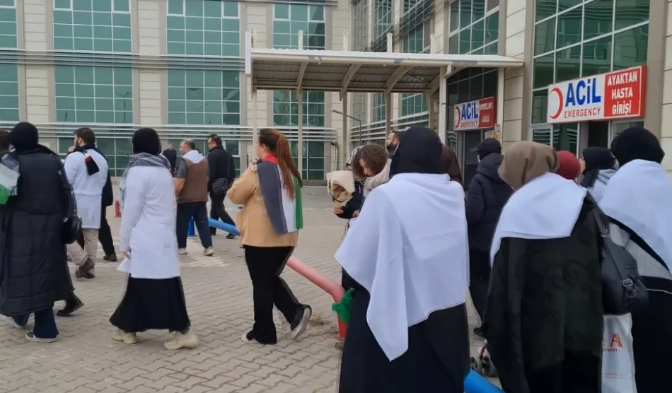 1703942911_a5 Kırıkkale'de Doktorlar, Gazze İçin Sessiz Yürüyüş Düzenledi