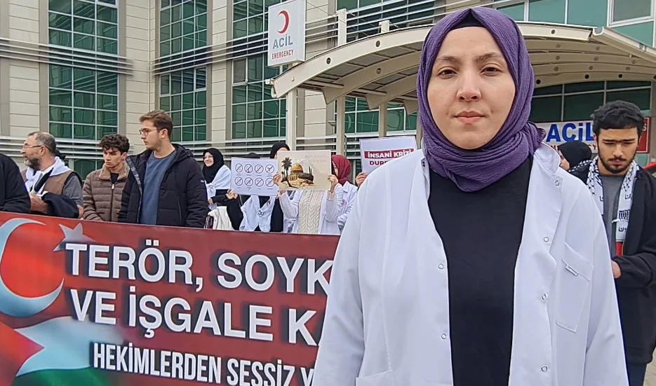 1703942912_a7 Kırıkkale'de Doktorlar, Gazze İçin Sessiz Yürüyüş Düzenledi