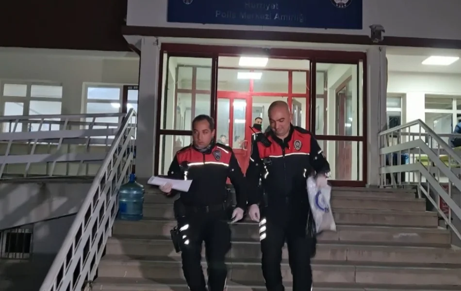 1708643194_89 Kırıkkale'de Gece Yarısı Durdurulan Araçta Tarihi Nitelikte 170 Sikke ve Objeler Ele Geçirildi