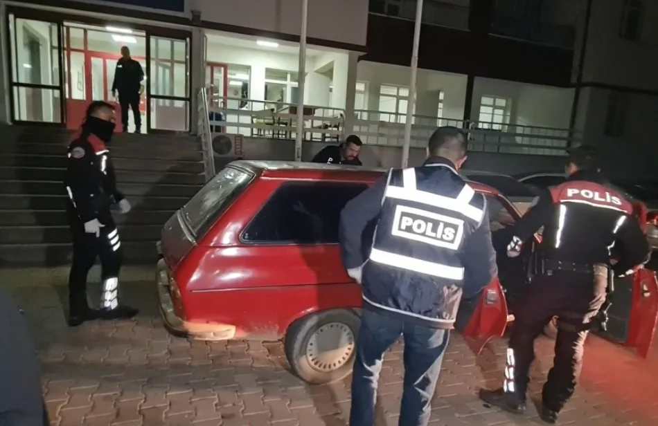 1708643195_02 Kırıkkale'de Gece Yarısı Durdurulan Araçta Tarihi Nitelikte 170 Sikke ve Objeler Ele Geçirildi