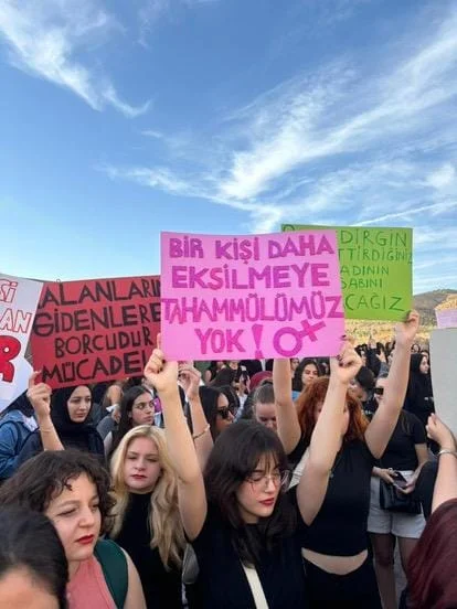 WhatsApp-Image-2024-10-09-at-19.45.34-1 Kırıkkale'de Üniversite Öğrencilerinden Kadına Şiddete Protesto