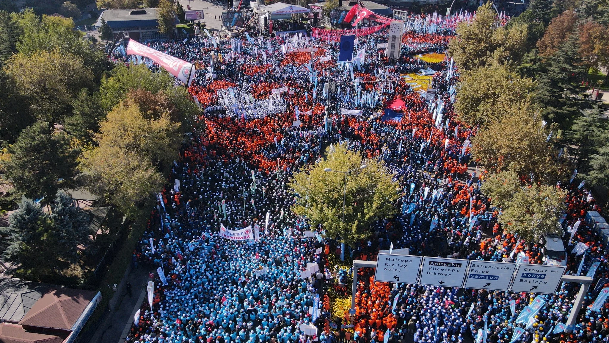 turk-metal-turk-is-zordayiz-gecinemiyoruz-6 TÜRK-İŞ'ten Ankara'da Dev Miting: Kırıkkale'den Binlerce İşçi 'Zordayız Geçinemiyoruz' Dediler