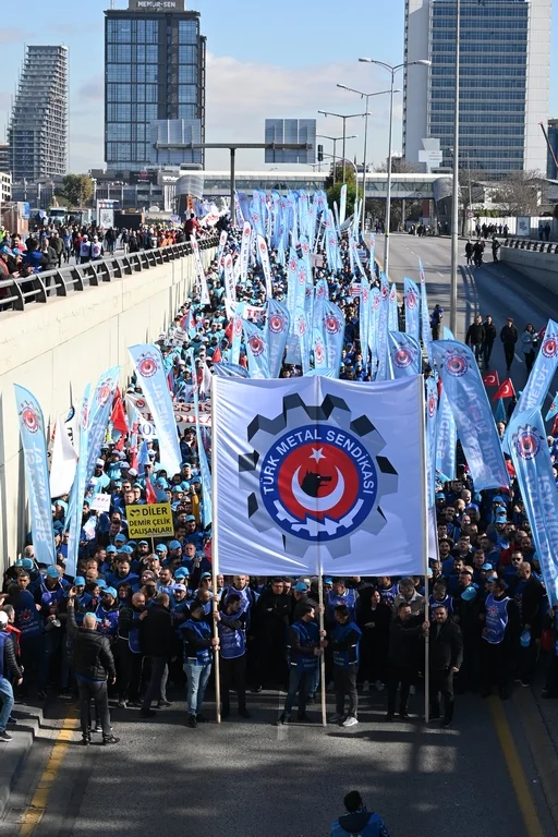 turk-metal-turk-is-zordayiz-gecinemiyoruz TÜRK-İŞ'ten Ankara'da Dev Miting: Kırıkkale'den Binlerce İşçi 'Zordayız Geçinemiyoruz' Dediler