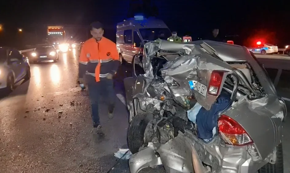 kirikkale-kaza-03 Kırıkkale'de Zincirleme Kaza: Ambulansın Karıştığı Kazada 1 Ölü, 1'i Bebek 5 Yaralı