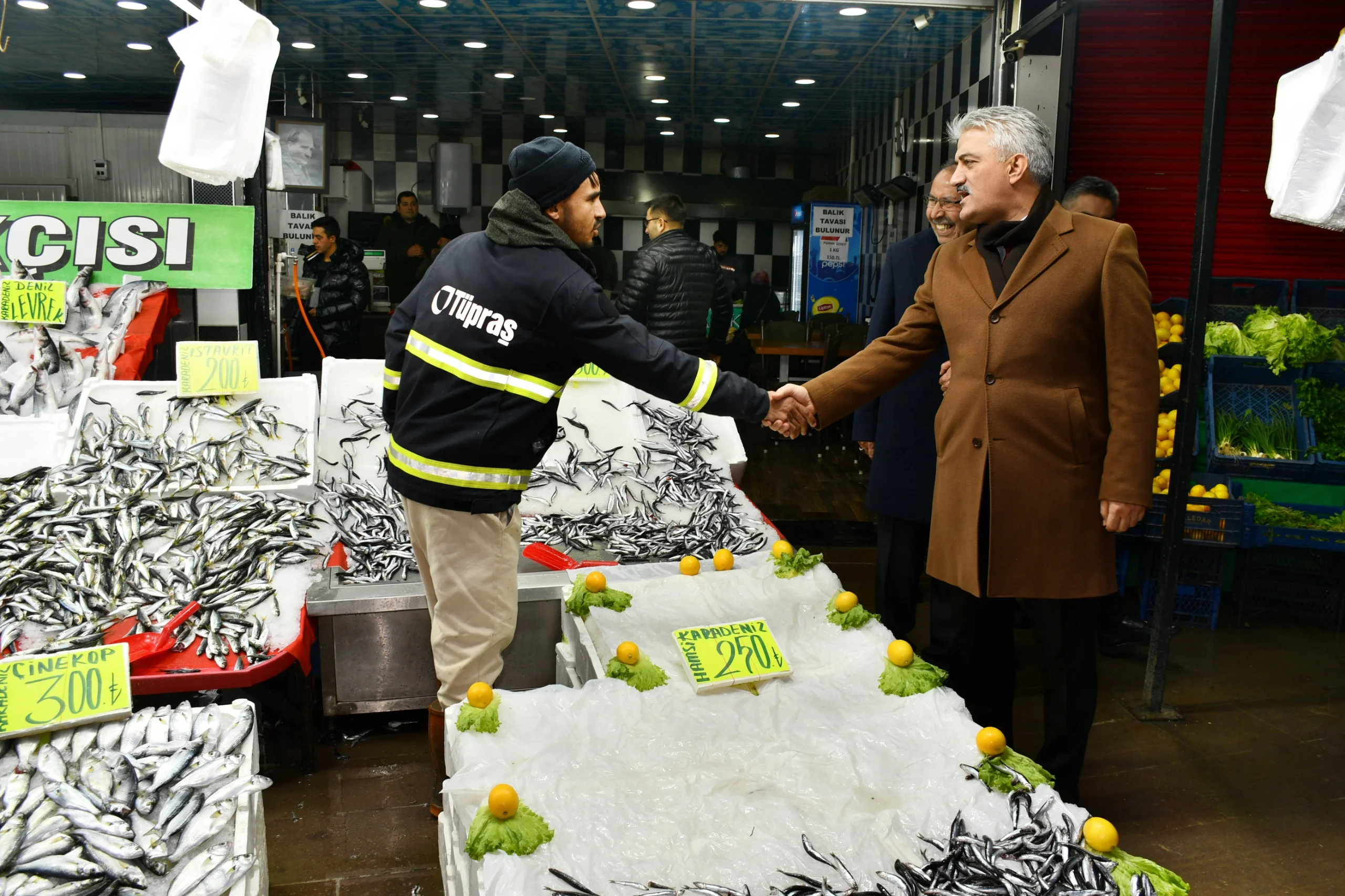 vali-makas-balikcilar-carsisi-6 Vali Mehmet Makas'tan Kırıkkale Balıkçılar Çarşısı'na Ziyaret