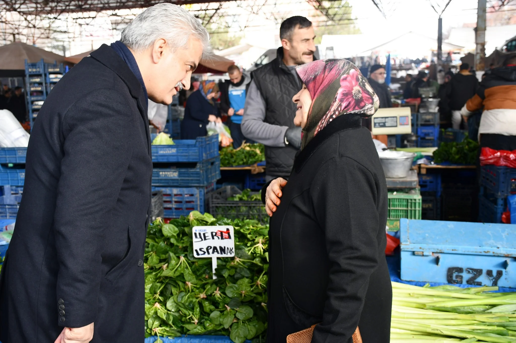 vali-makas-semt-pazari-9 Kırıkkale Valisi Mehmet Makas, Kaletepe Sadettin Salmanlı Semt Pazarı'nda Esnaf ve Vatandaşla Buluştu