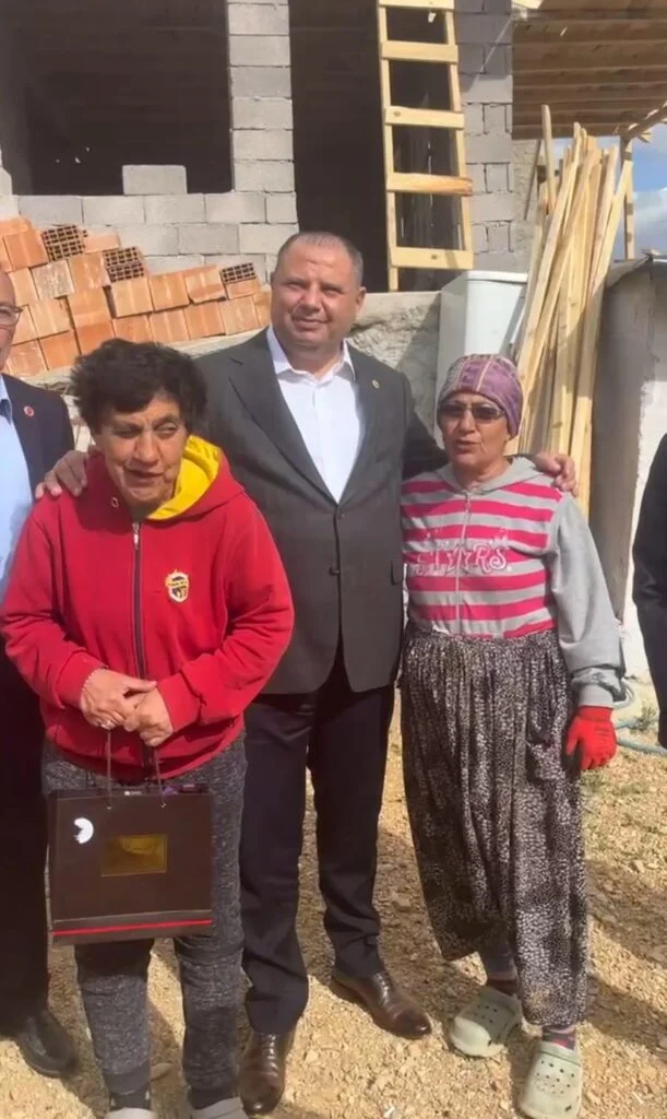 halil-ozturk-ev-2 Halil Öztürk'ten Türkiye'ye İnsanlık Dersi: Oy Vermeyen Köye Ev Yaptırdı!